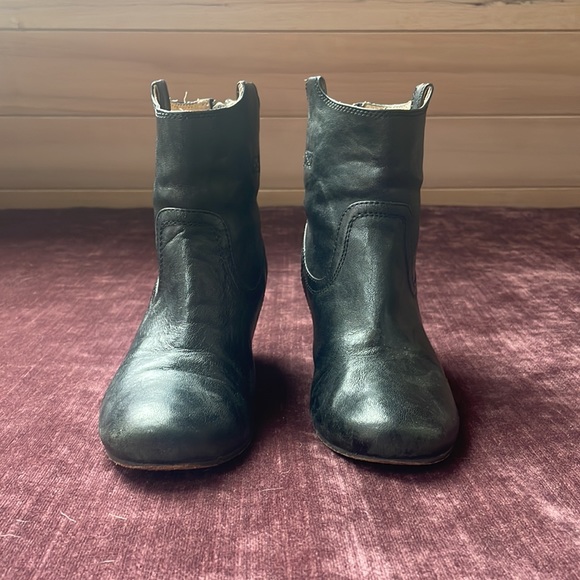 Frye Carson Hidden Wedge Leather Ankle Boot - Picture 3 of 7